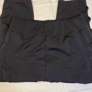 Black pop fit capris
